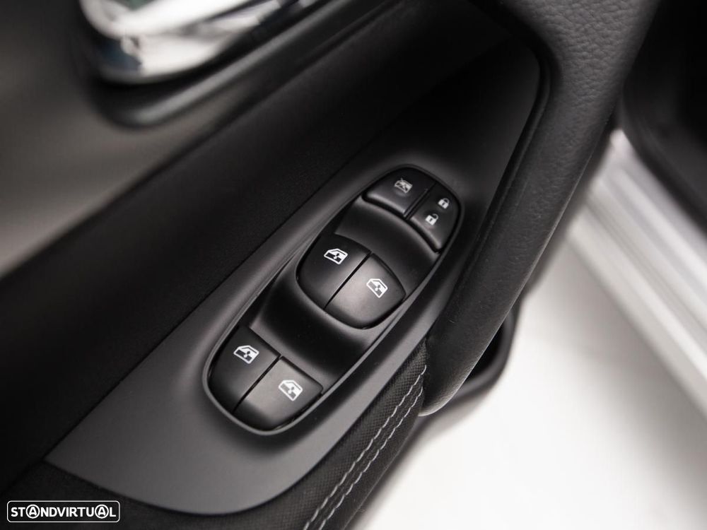 Nissan Qashqai 1.5 dCi N-Connecta - 13