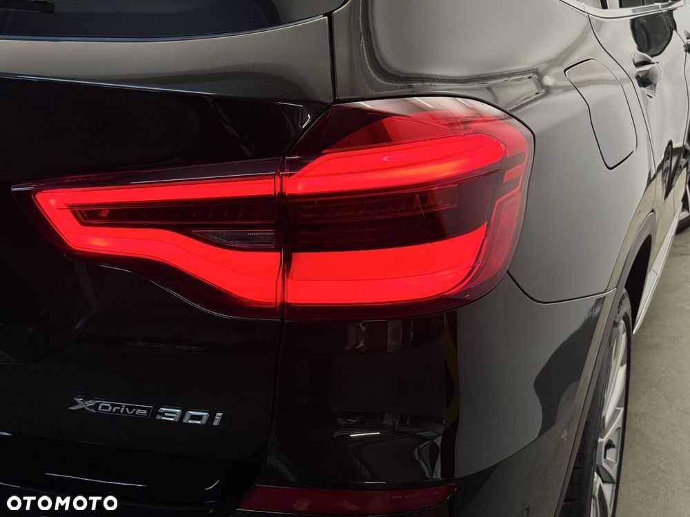 BMW X3 xDrive30i GPF Luxury Line - 10