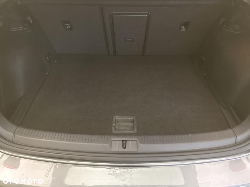 Volkswagen Golf - 23