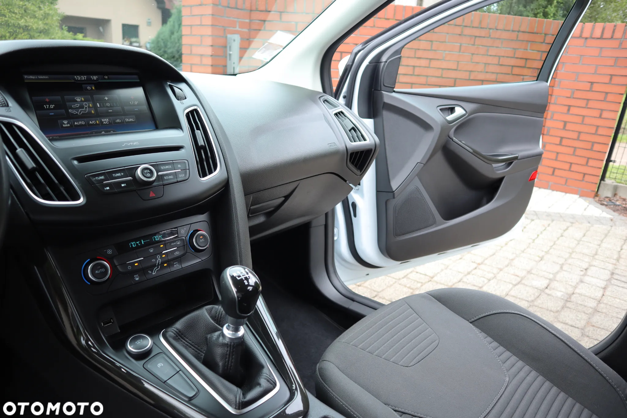 Ford Focus 1.0 EcoBoost Start-Stopp-System TITANIUM - 19