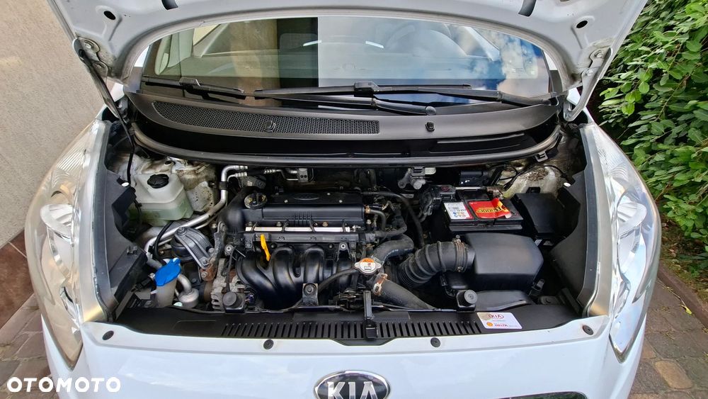 Kia Venga 1.4 CVVT Attract - 32