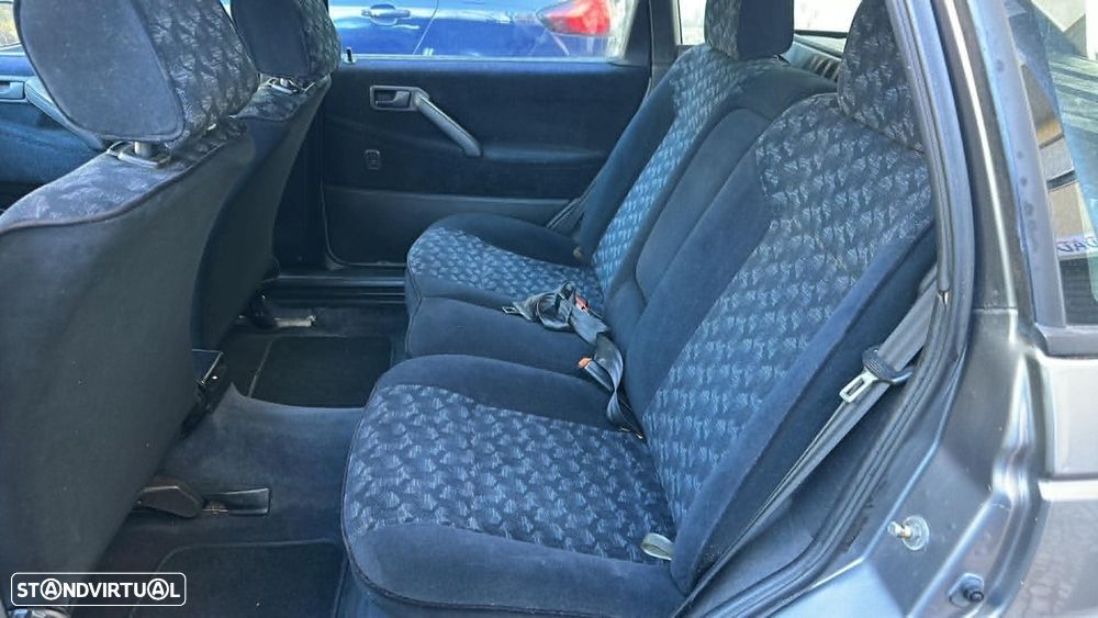 VW Passat Variant 1.6 TD Arriva - 12