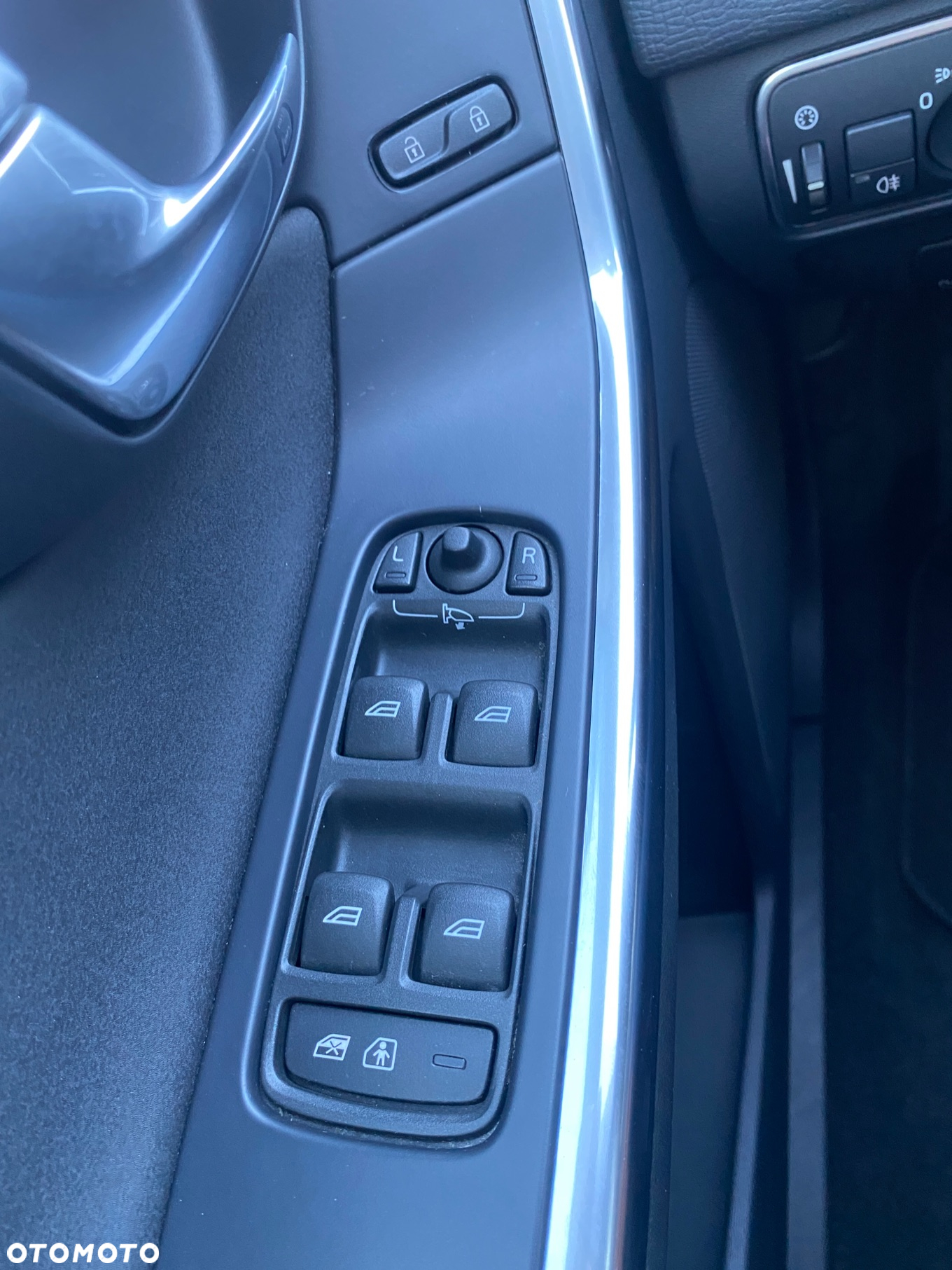 Volvo XC 60 D4 Geartronic Momentum - 17