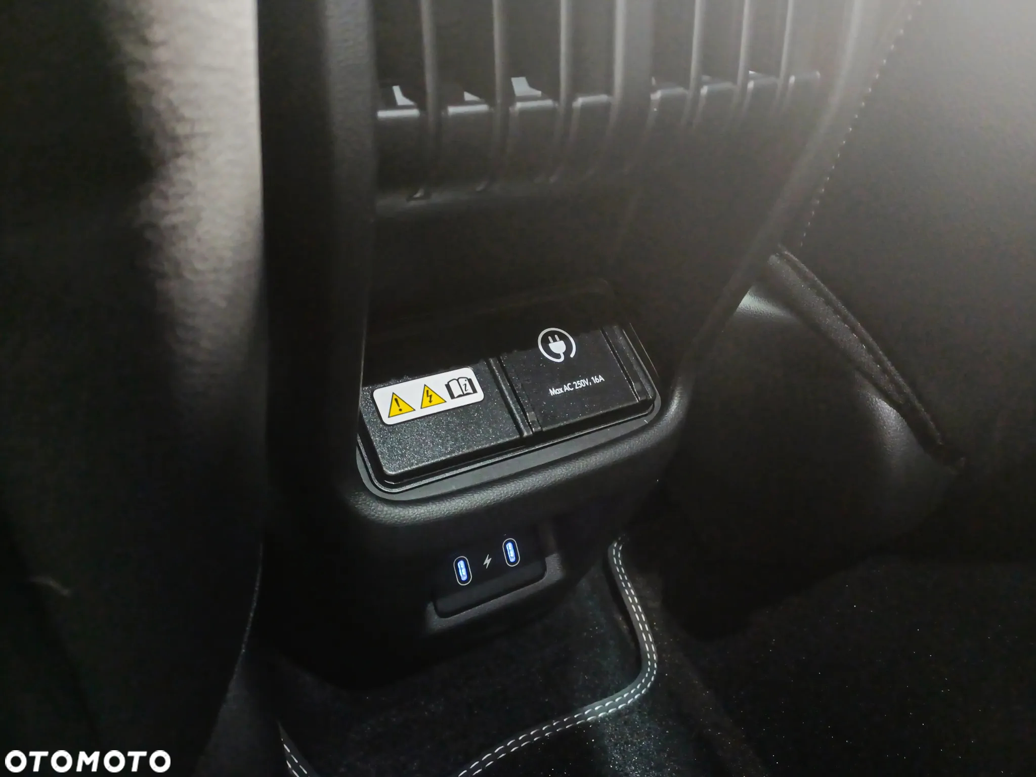 Hyundai Kona Electric 64kWh Platinum - 12