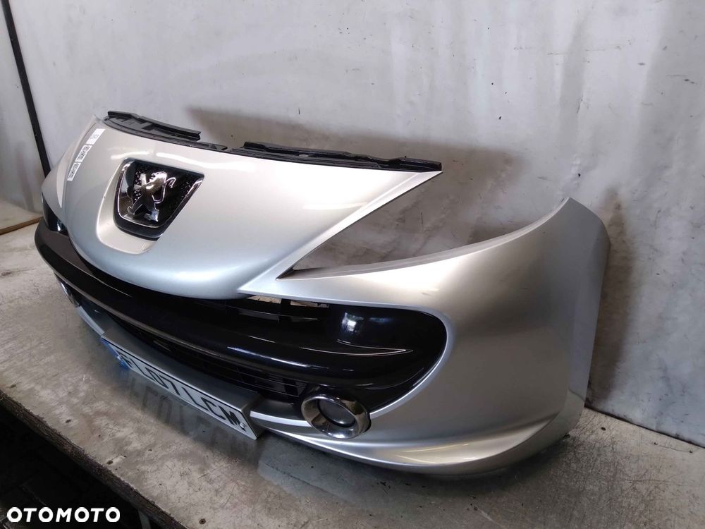 ^ ZDERZAK PRZÓD PRZEDNI PEUGEOT 207 URBAN MOVE EZRC SREBRNY HALOGENY - 2