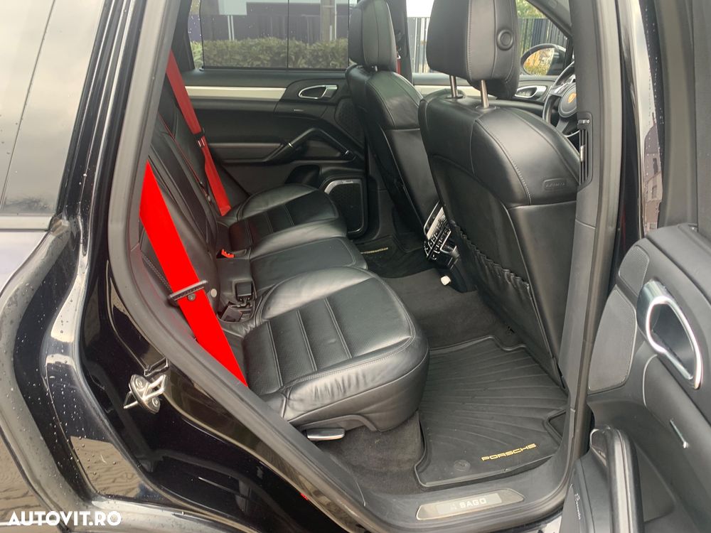 Porsche Cayenne - 16