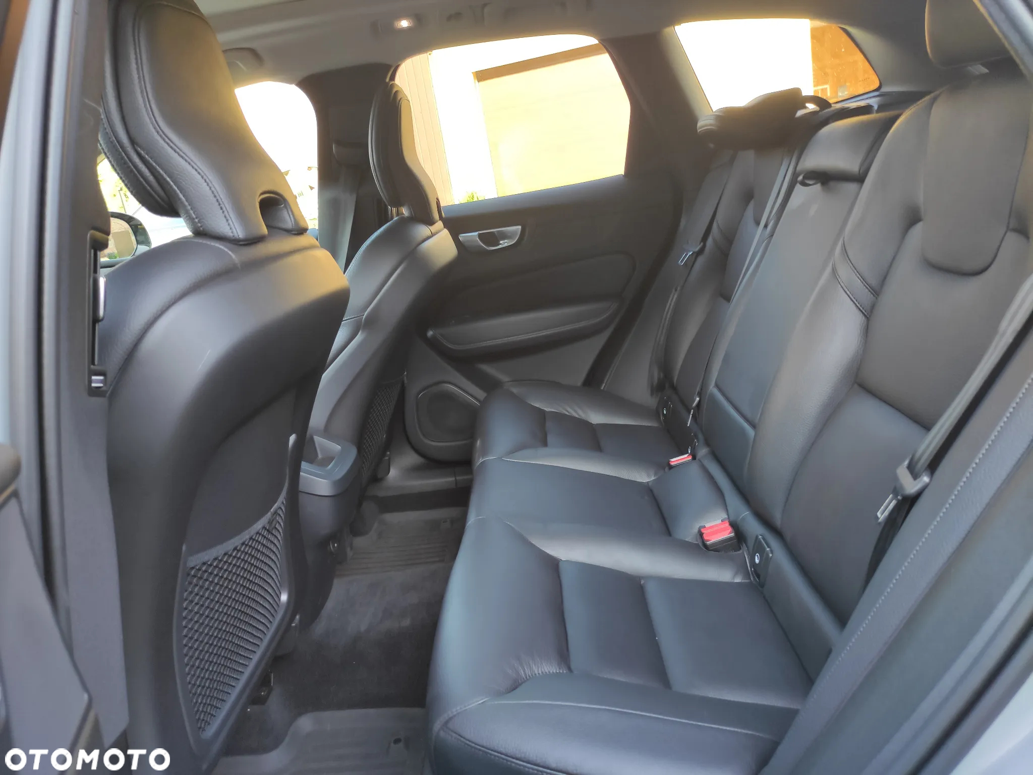 Volvo XC 60 B5 B AWD Plus Dark - 12