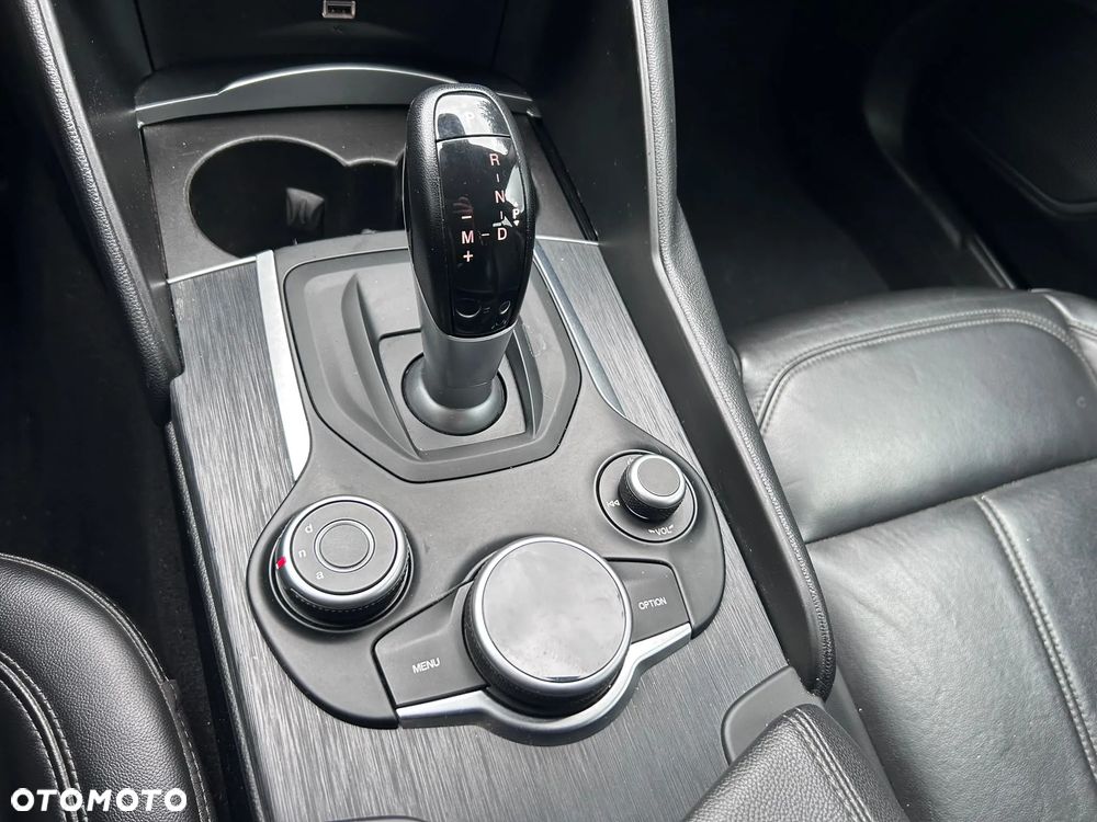 Alfa Romeo Giulia - 23