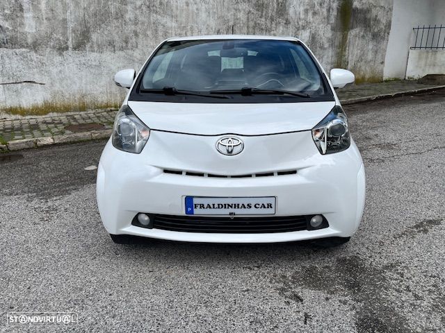 Toyota iQ 1.0 + - 2