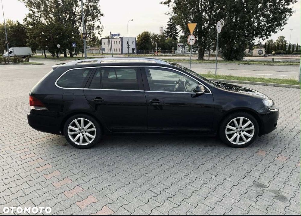 Volkswagen Golf 2.0 TDI DPF Highline - 4