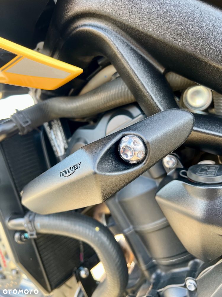 Triumph Street Triple - 24