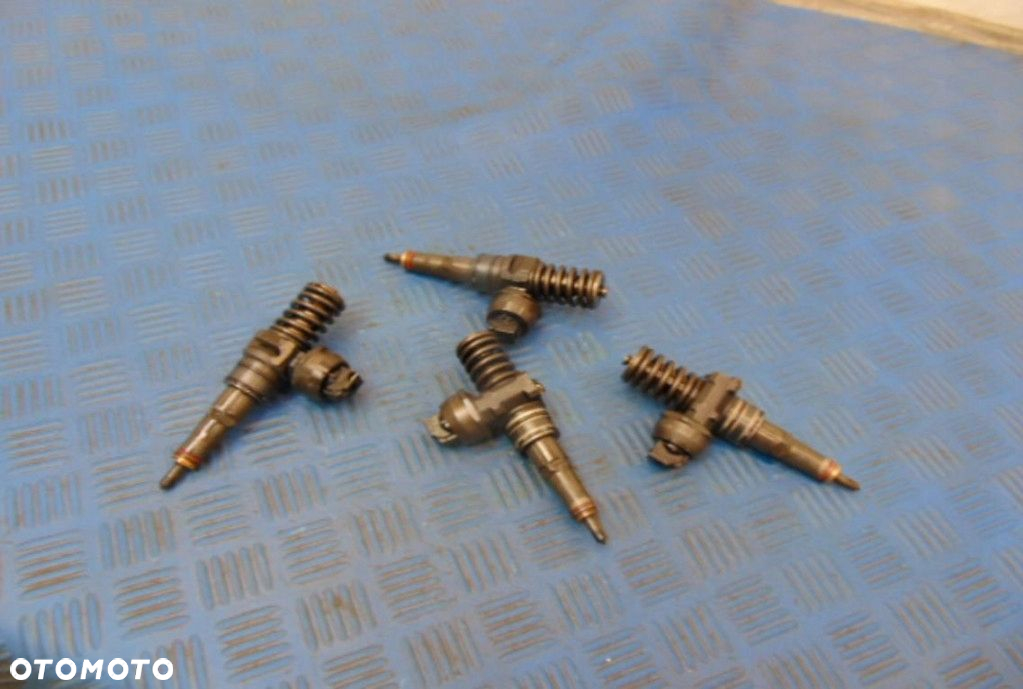 VOLKSWAGEN GOLF IV 1.9TDI WTRYSKIWACZ DIESEL 4SZT KOMPLET 0414720215 - 4