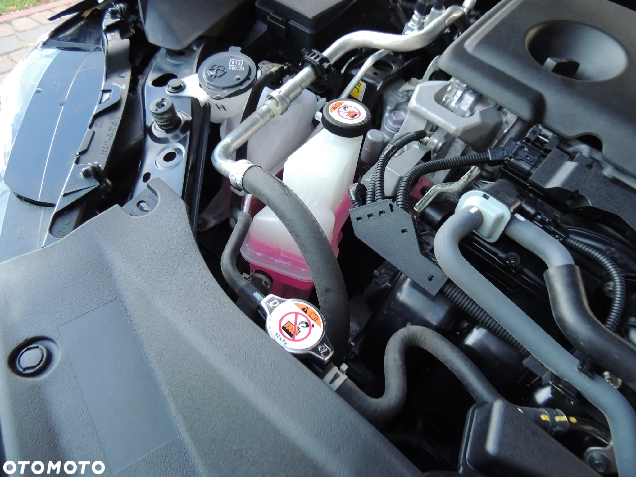 Toyota Camry 2.5 Hybrid Comfort CVT - 23