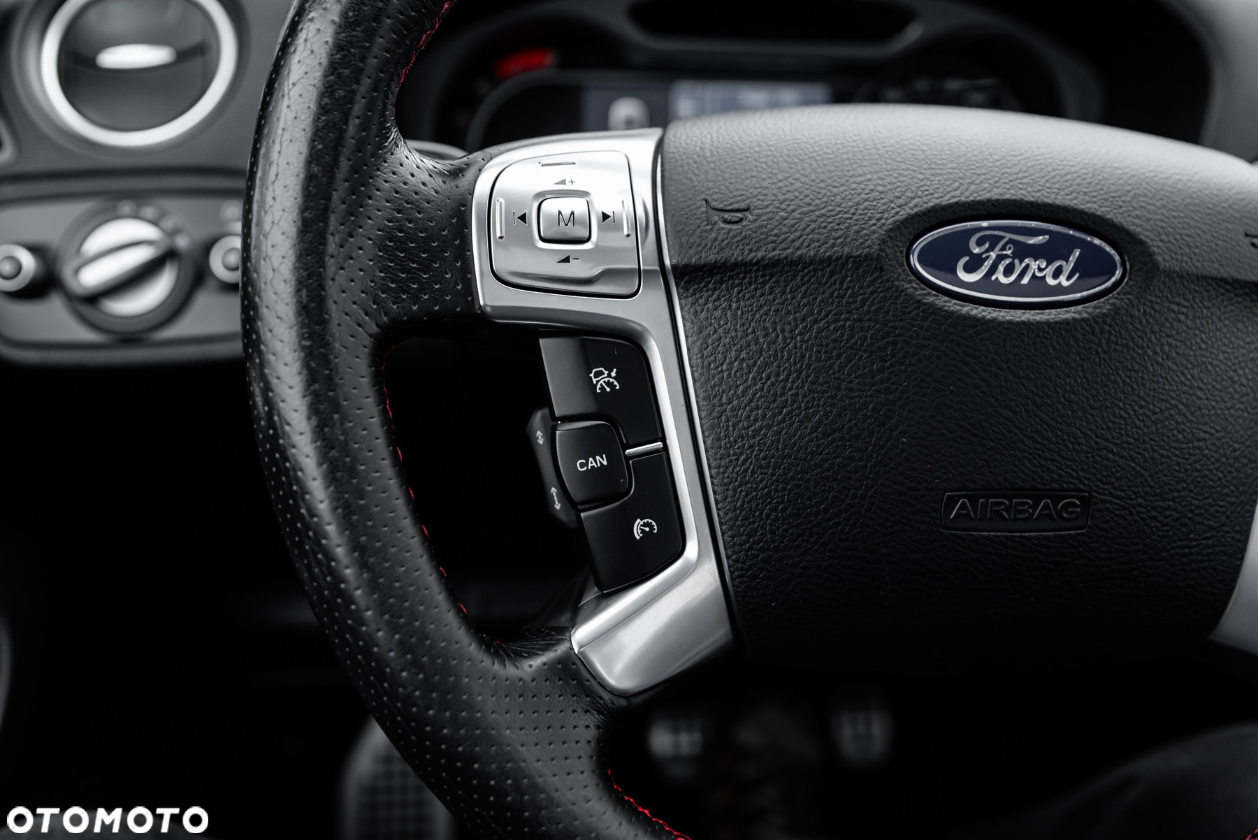 Ford S-Max 2.0 EcoBoost Titanium - 33