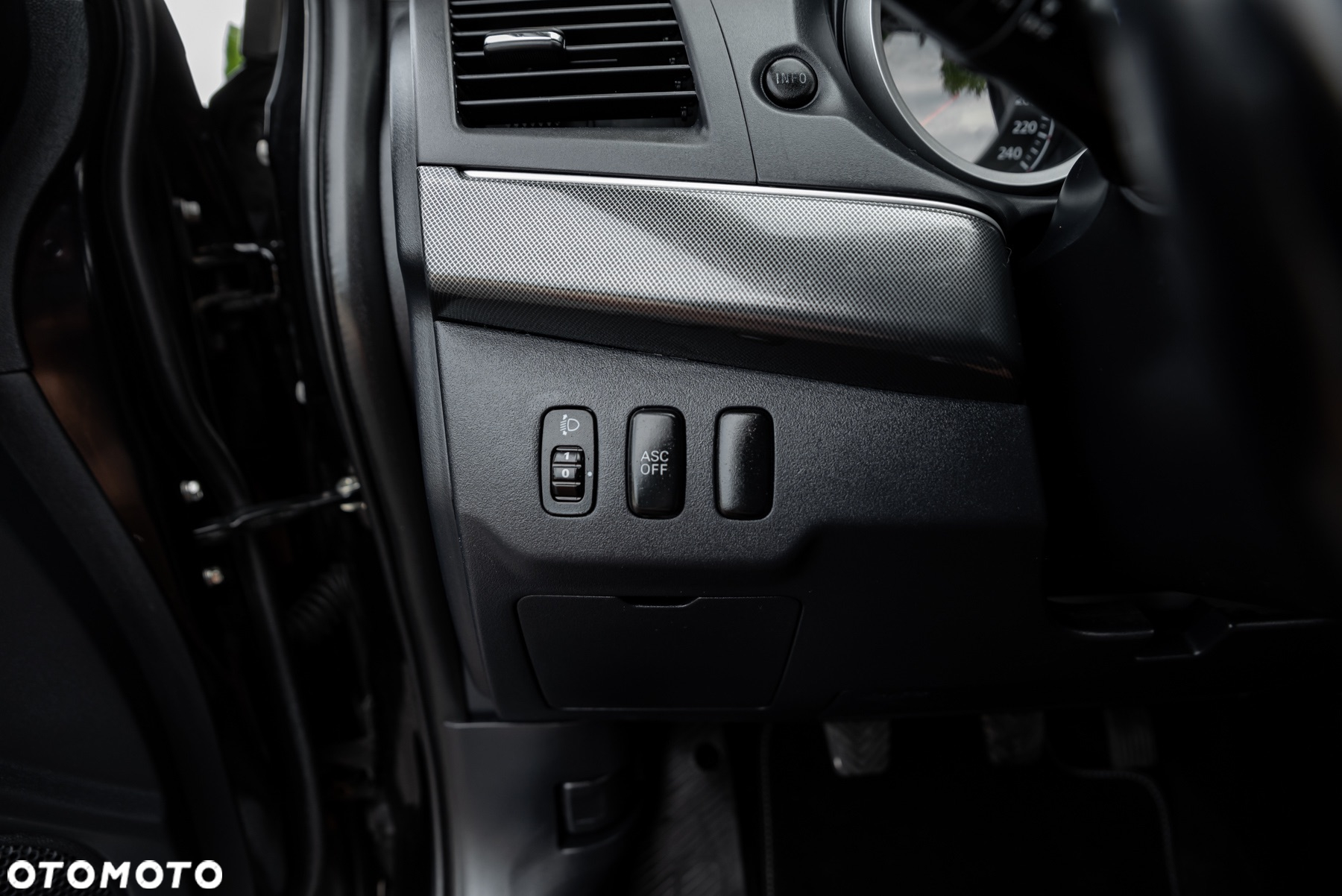Mitsubishi Lancer 1.8 Inform - 31