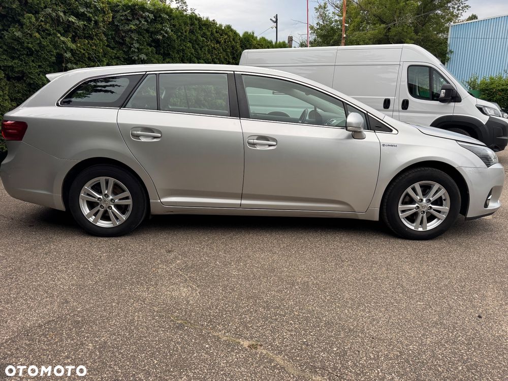 Toyota Avensis Touring Sports 1.8 Multidrive S Business Edition - 8