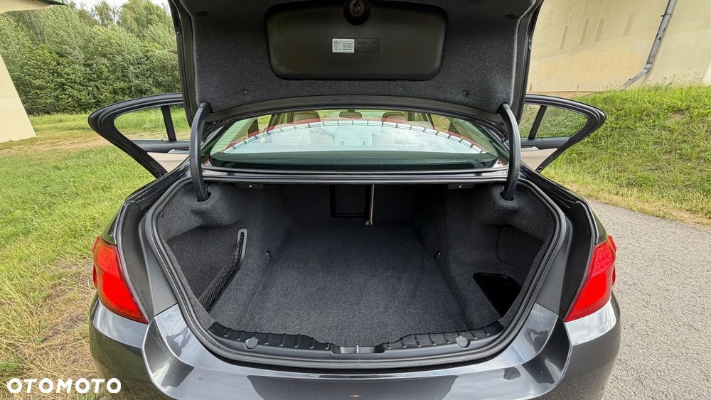 BMW Seria 5 523i - 27
