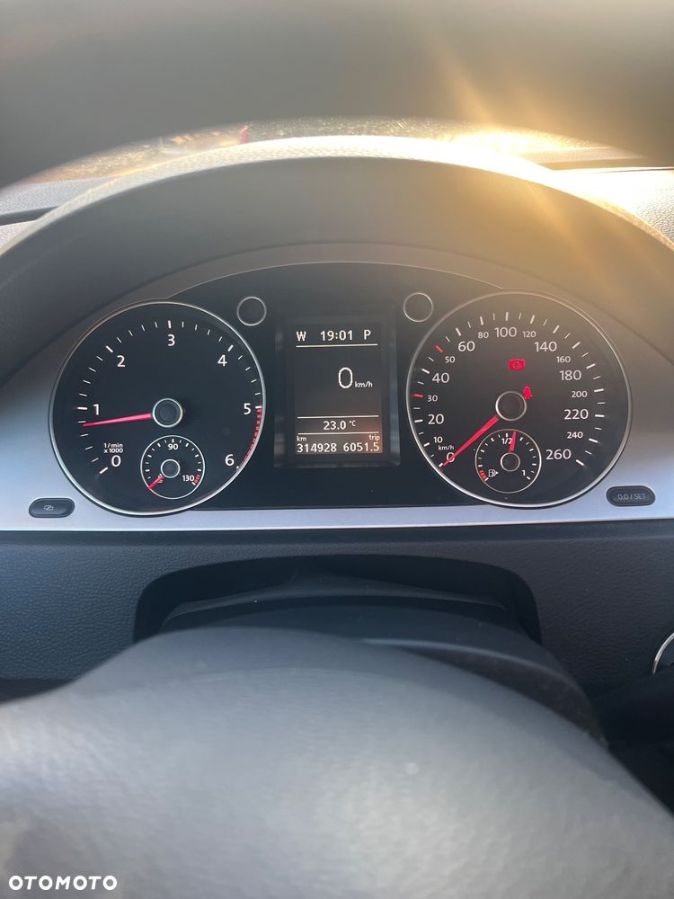 Volkswagen Passat - 8