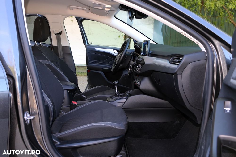 Ford Focus 1.0 EcoBoost Hybrid TITANIUM DESIGN - 10