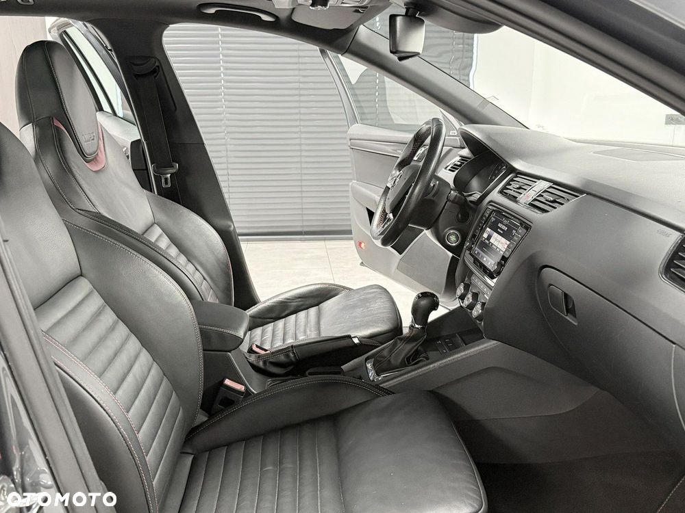 Skoda Octavia 2.0 TDI SCR 4x4 RS DSG - 24