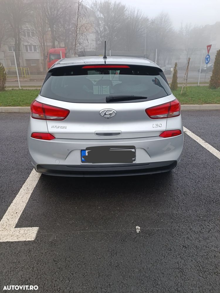 Hyundai i30 1.4 100CP 5DR M/T Highway - 6