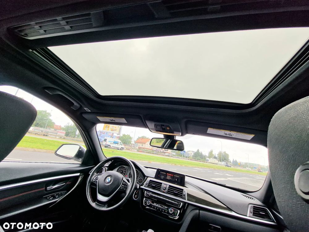 BMW Seria 3 330i GPF Luxury Line sport - 23