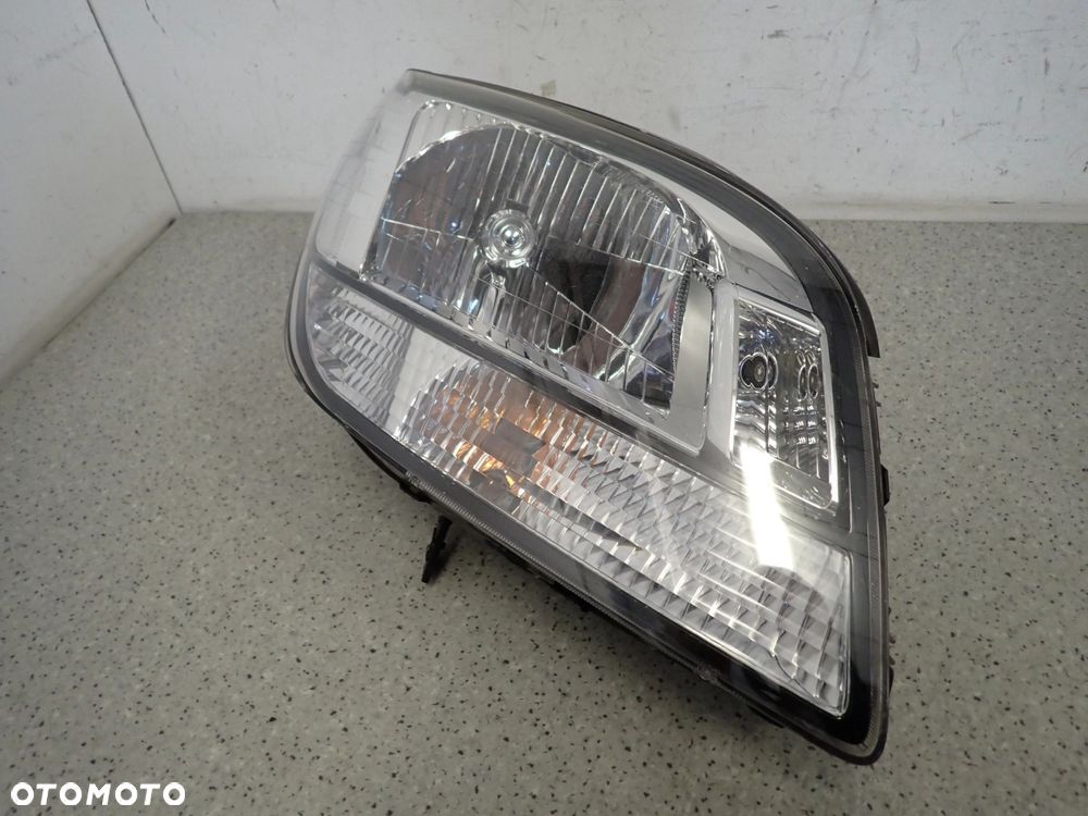 CHEVROLET ORLANDO 10- LAMPA PRZEDNIA PRAWA REFLEKTOR PRAWY - 2