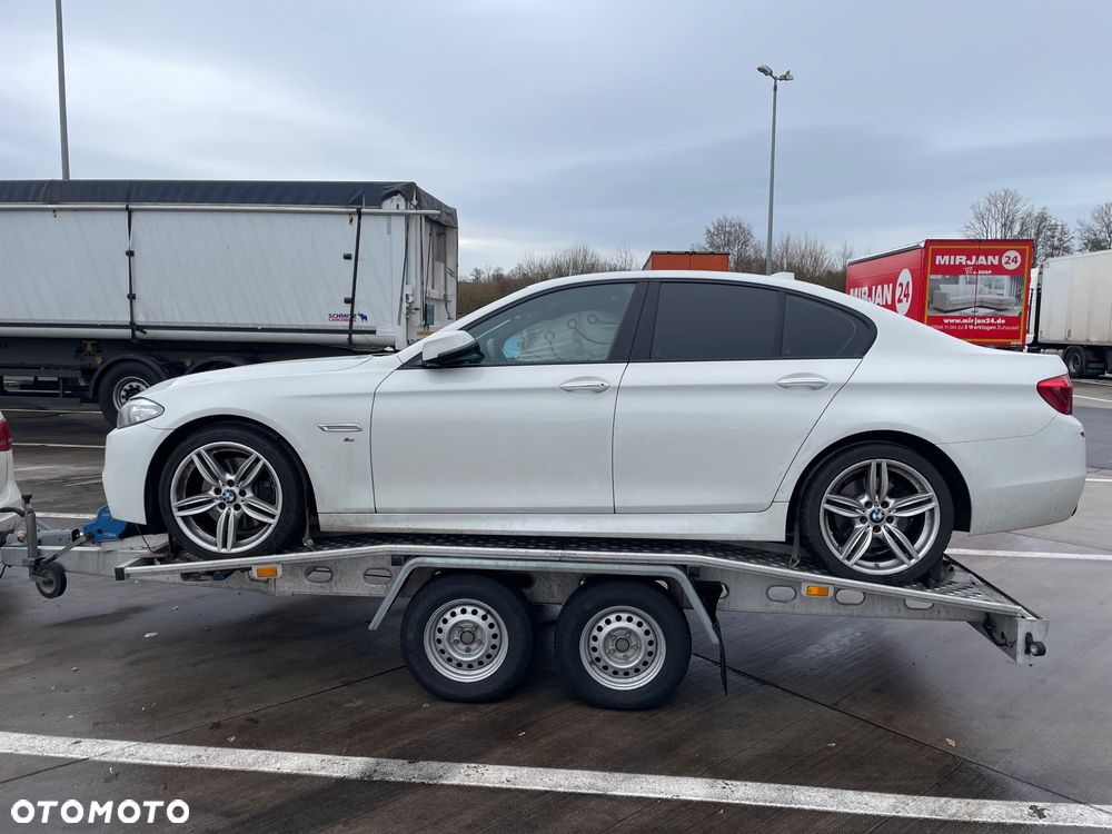 BMW Seria 5 525d Sport-Aut - 3