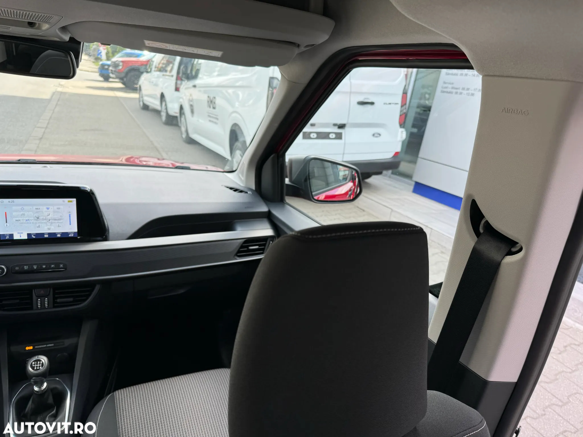 Ford Tourneo Courier 1.0 EcoBoost Trend - 26