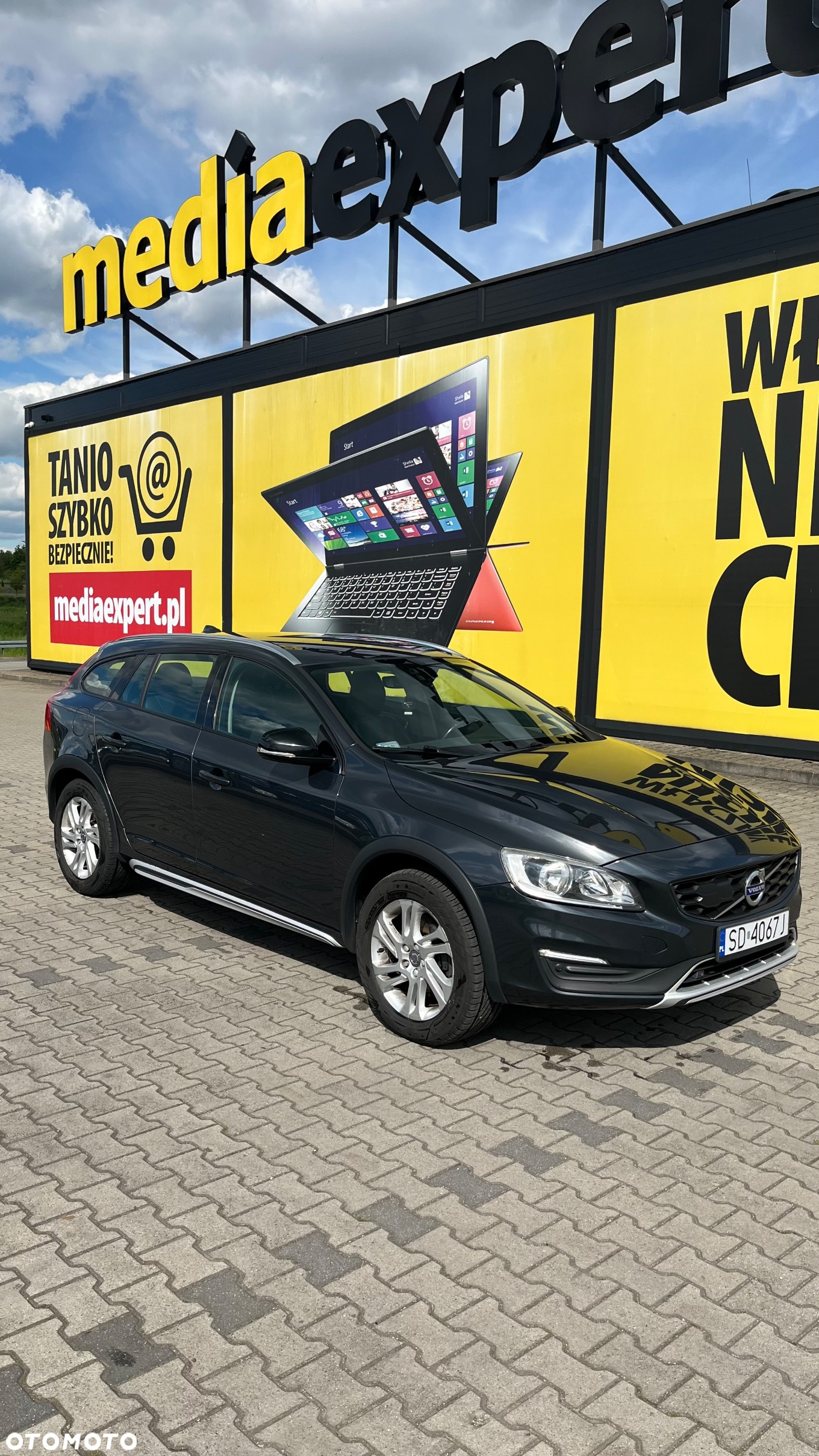 Volvo V60 Cross Country D3 Drive-E Momentum - 4