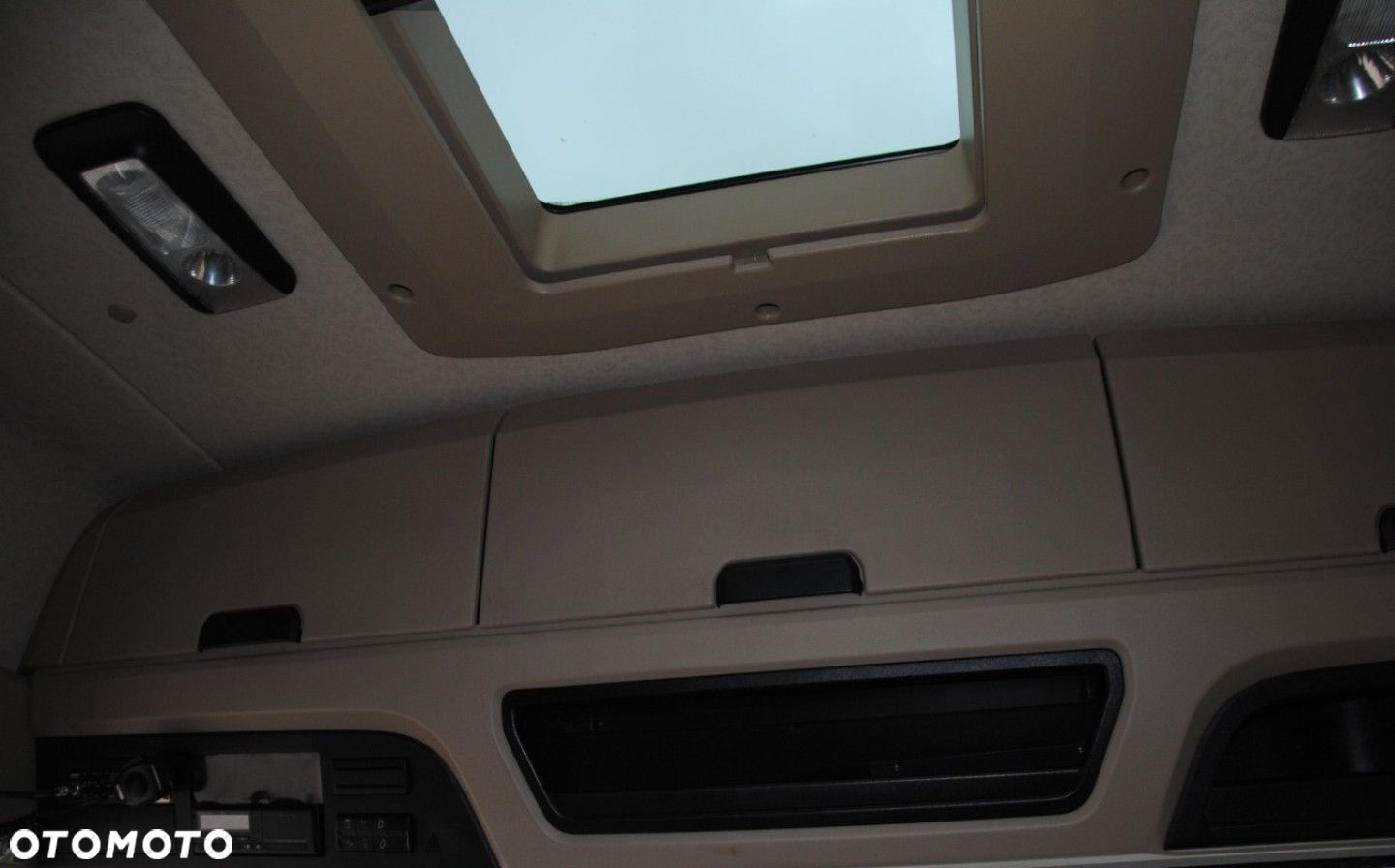 Mercedes-Benz Actros 1845, BigSpace, Pulpit multimedialny - 11