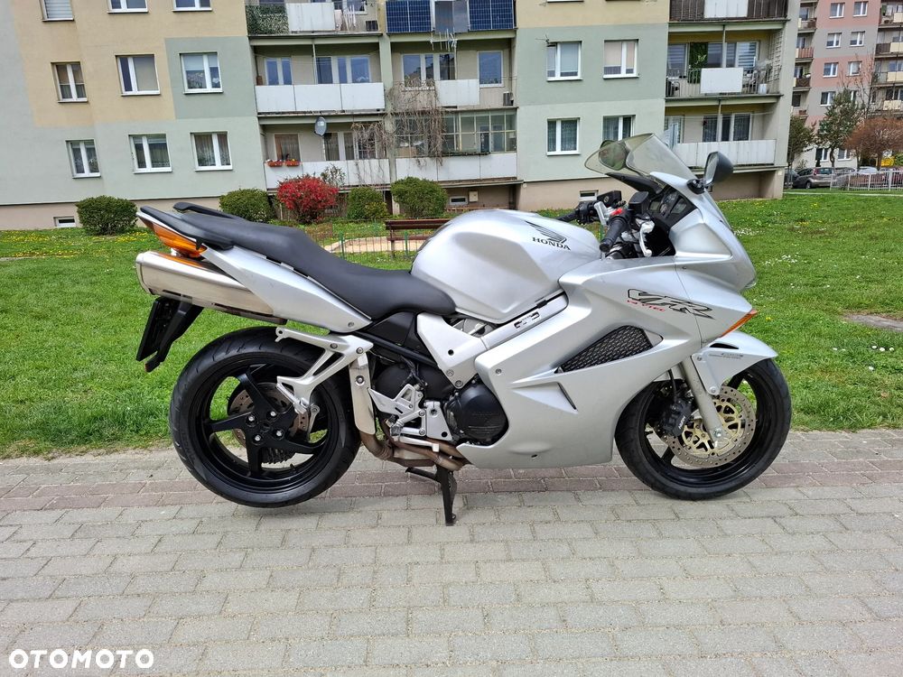 Honda VFR - 2