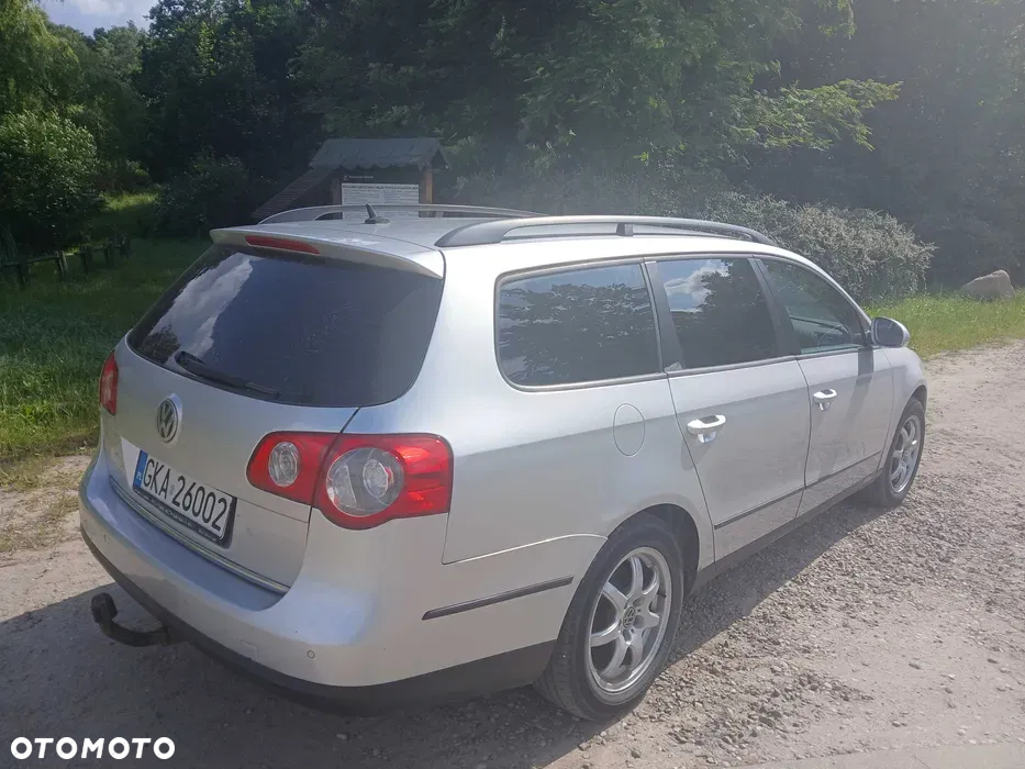 Volkswagen Passat 2.0 TDI DPF Trendline DSG - 2