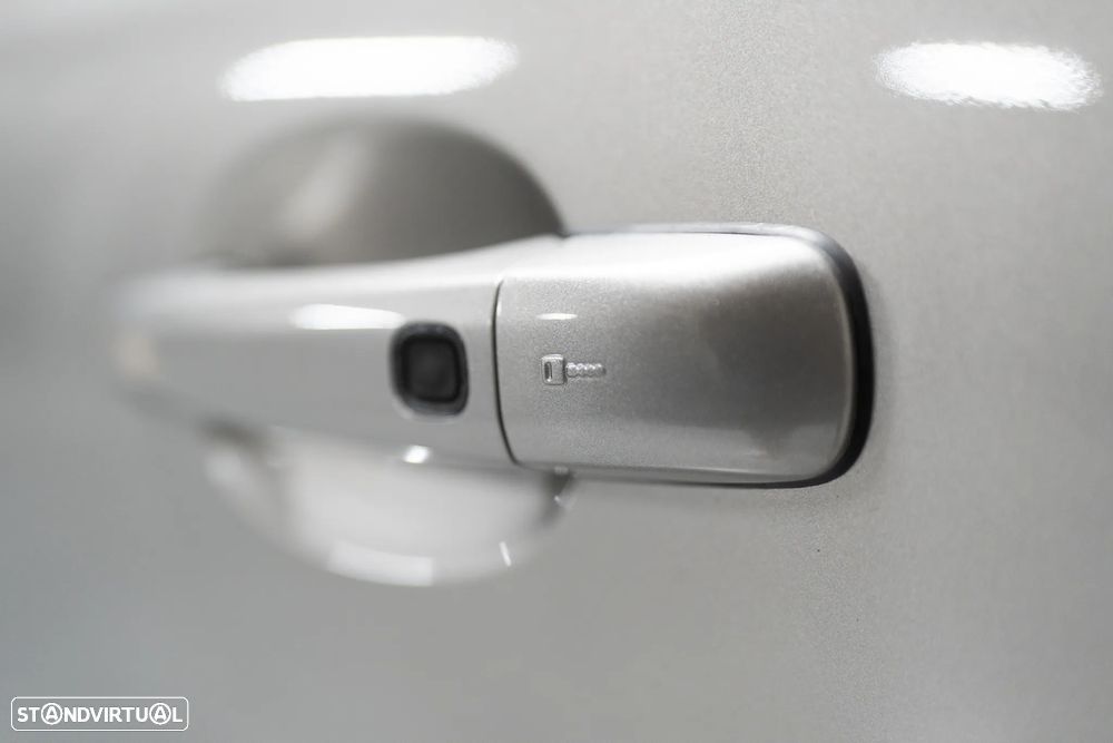 Volvo XC 70 D5 Summum Geartronic - 8