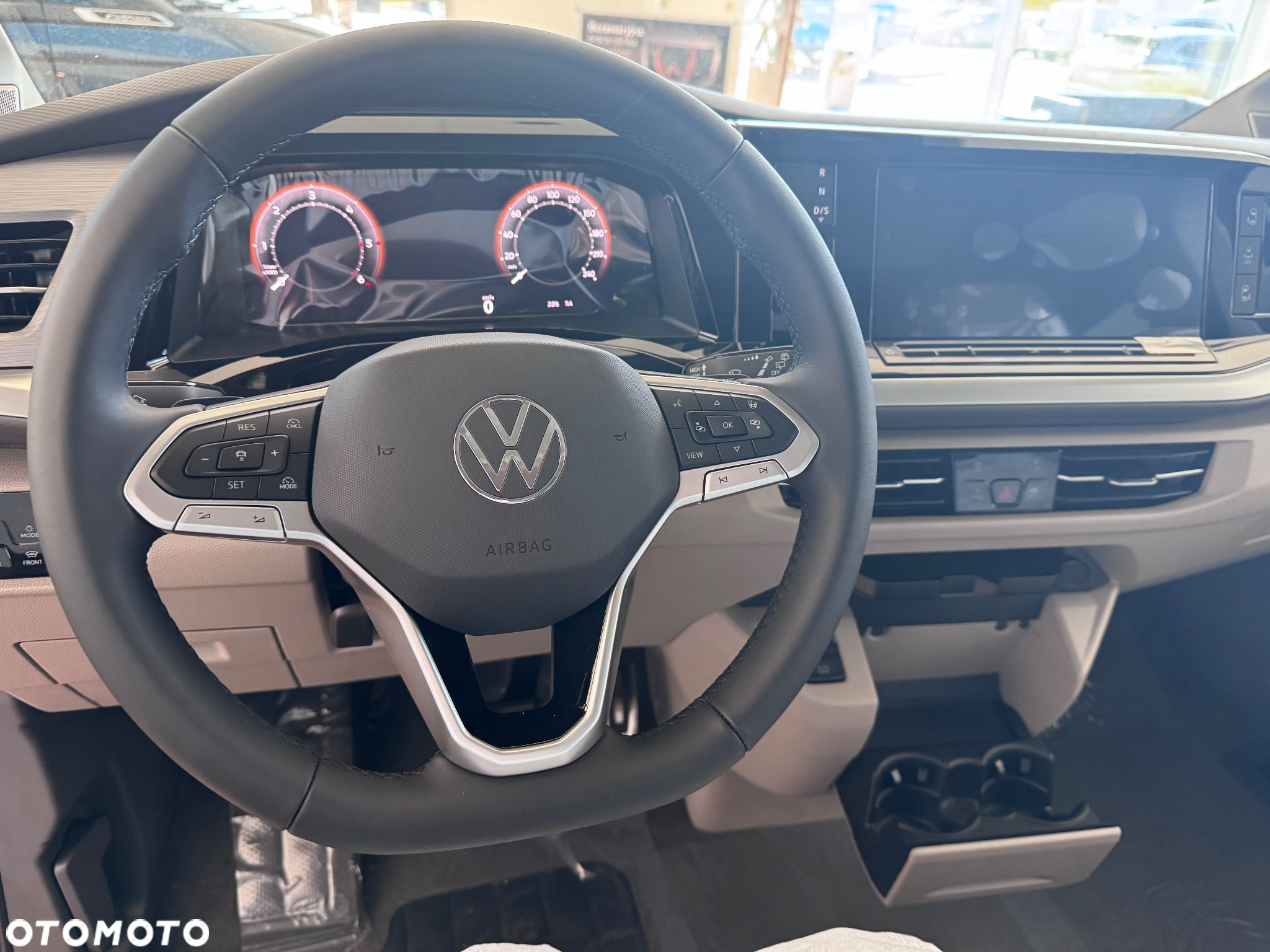 Volkswagen Multivan 2.0 TDI L2 Style DSG - 16