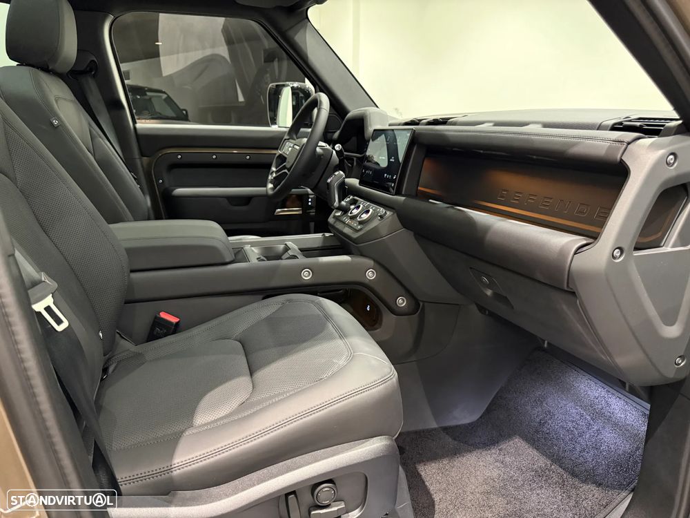 Land Rover Defender 2.0 P300e 110 AWD X-Dynamic SE - 7