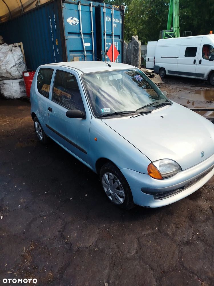 Fiat Seicento na części. - 2