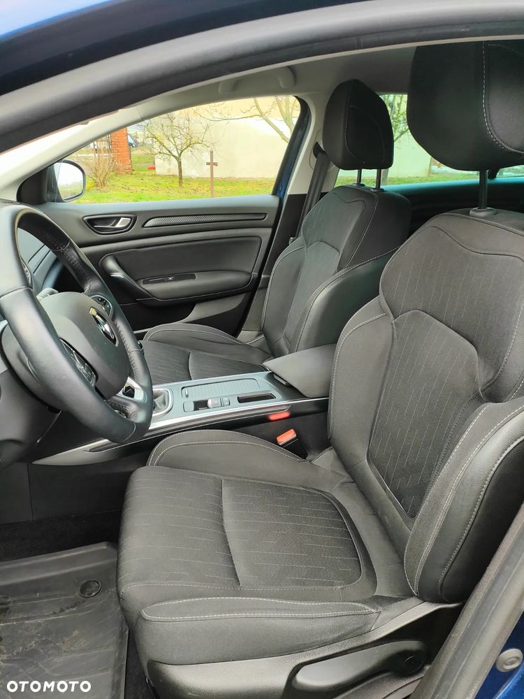 Renault Megane TCe 140 GPF LIMITED - 11