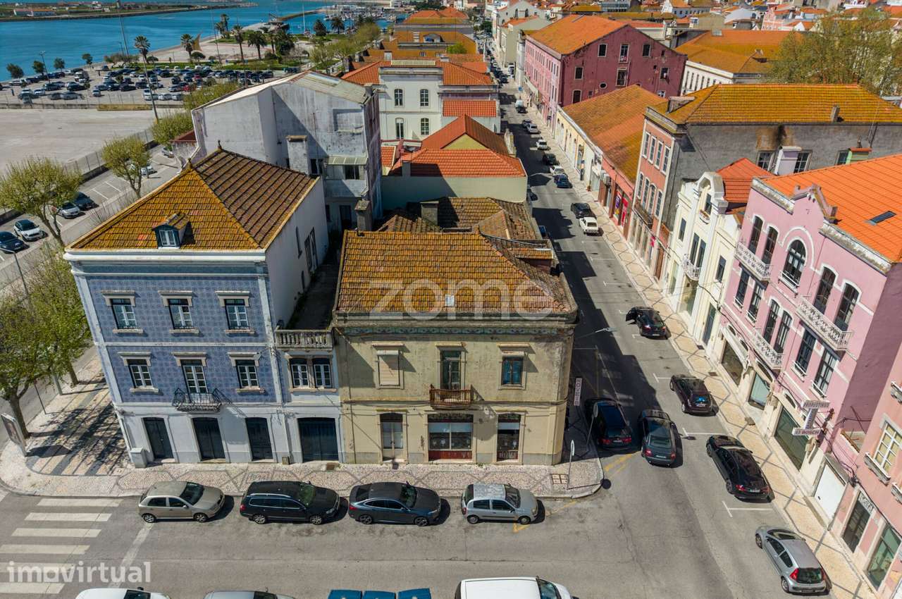 Imóvel para reconstruir na baixa da Figueira da Foz, junto à Marina! - Grande imagem: 5/30
