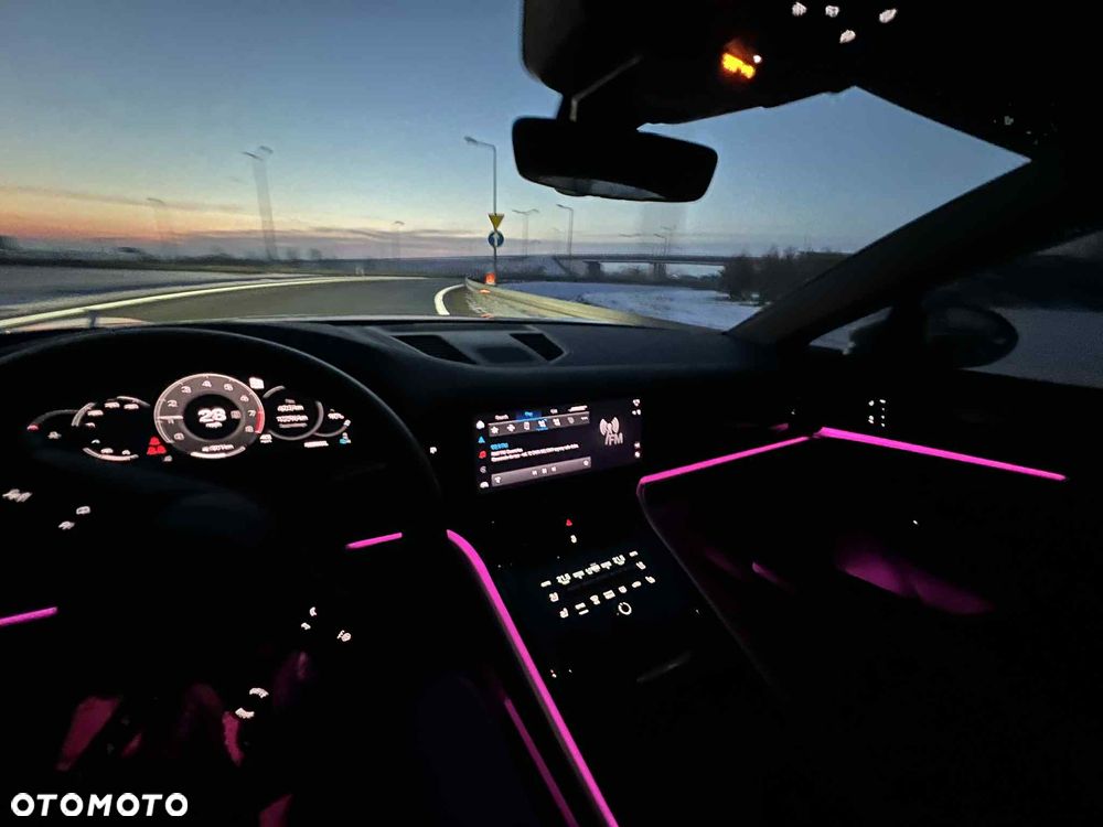 Porsche Panamera 4 - 19