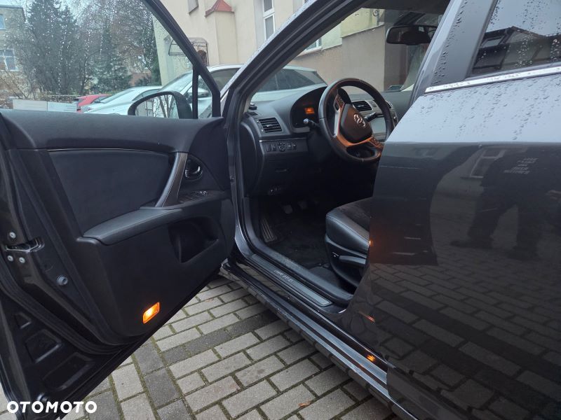 Toyota Avensis 2.0 D-4D Premium - 21