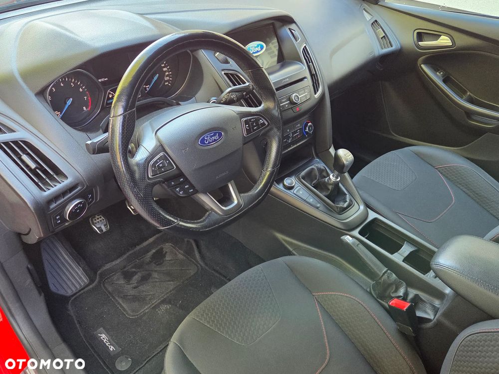 Ford Focus 1.0 EcoBoost Start-Stopp-System ST-LINE DESIGN - 5