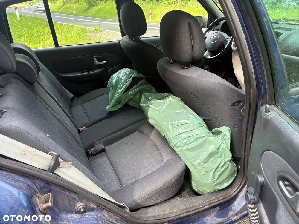 Renault Clio - 8