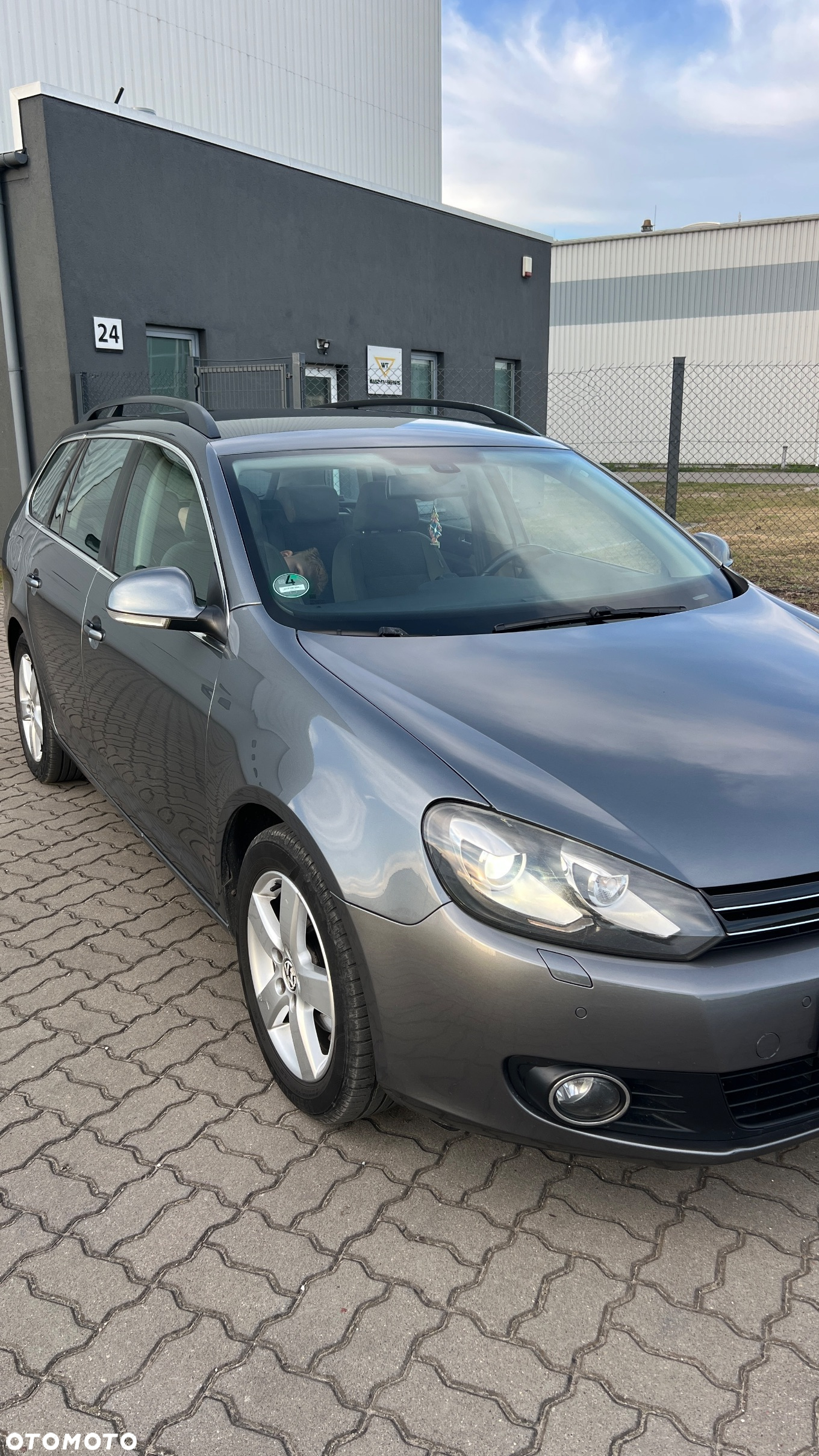 Volkswagen Golf 1.6 TDI BlueMotion Technology DSG Comfortline - 2