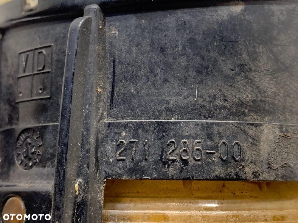 HALOGEN PRAWY PRZÓD  VW GOLF V (1K1) 2003 - 2010 1.6 75 kW [102 KM] benzyna 2004 - 2008 - 5