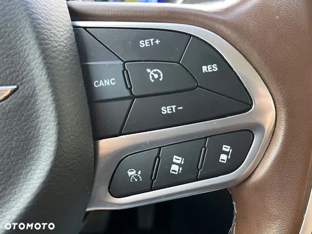 Chrysler Pacifica - 15