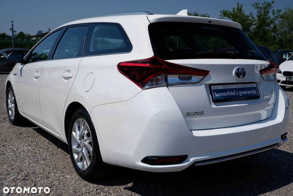 Toyota Auris 1.8 HSD Luna - 33