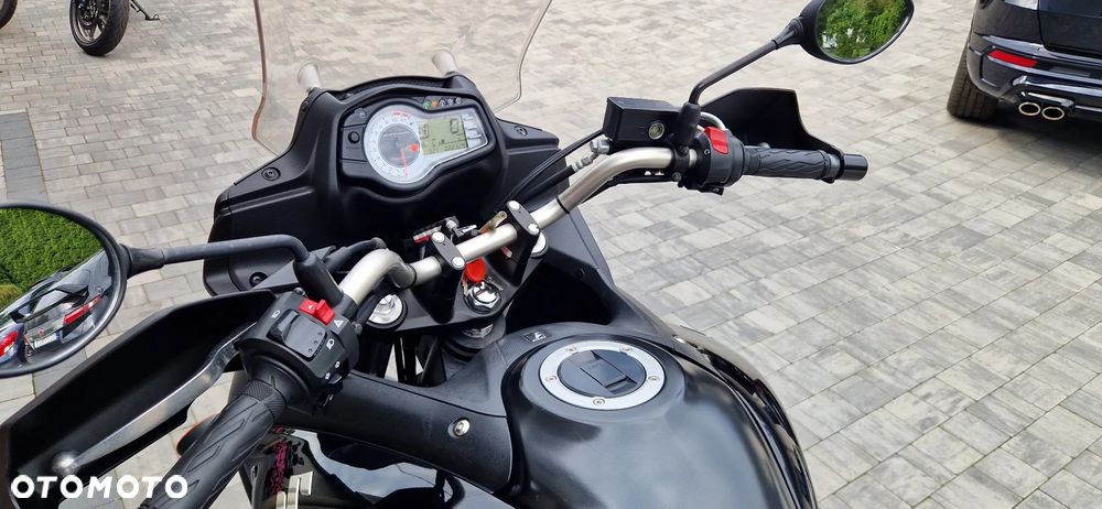 Suzuki V-STROM - 12