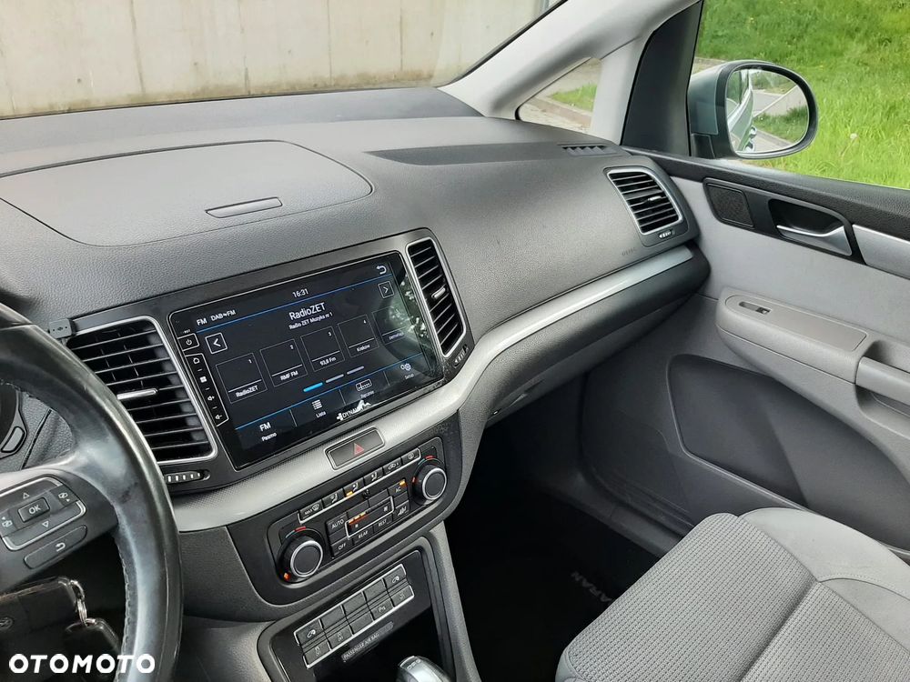 Volkswagen Sharan 2.0 TDI DSG BlueMotion Technology Trendline - 25