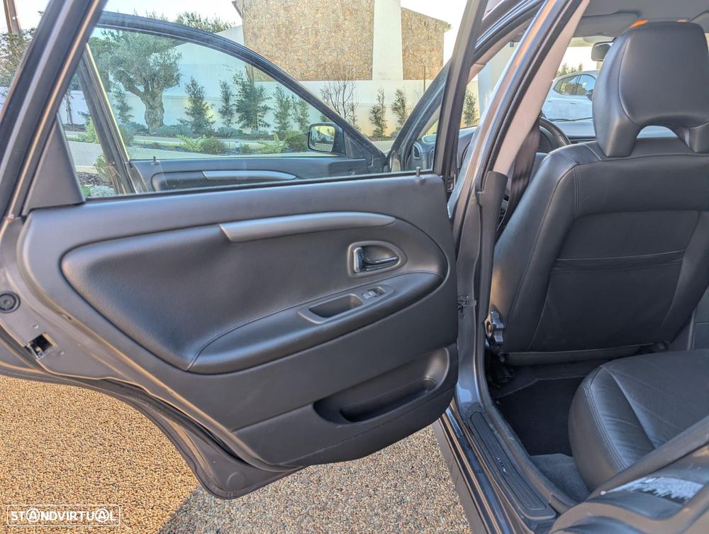 Volvo V40 1.9 D CR - 8